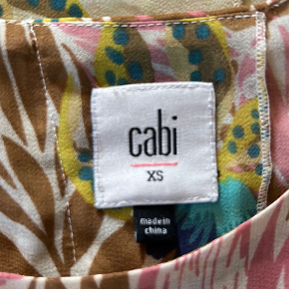 CAbi Wispy Floral Sleeveless Tank Top Shirt **Size XS** 🌸🌸 - Picture 5 of 5